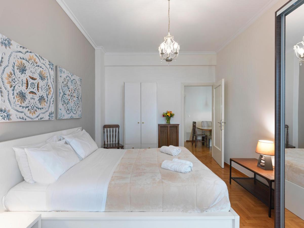 Spacious City Center Apartment เอเธนส์ ภายนอก รูปภาพ