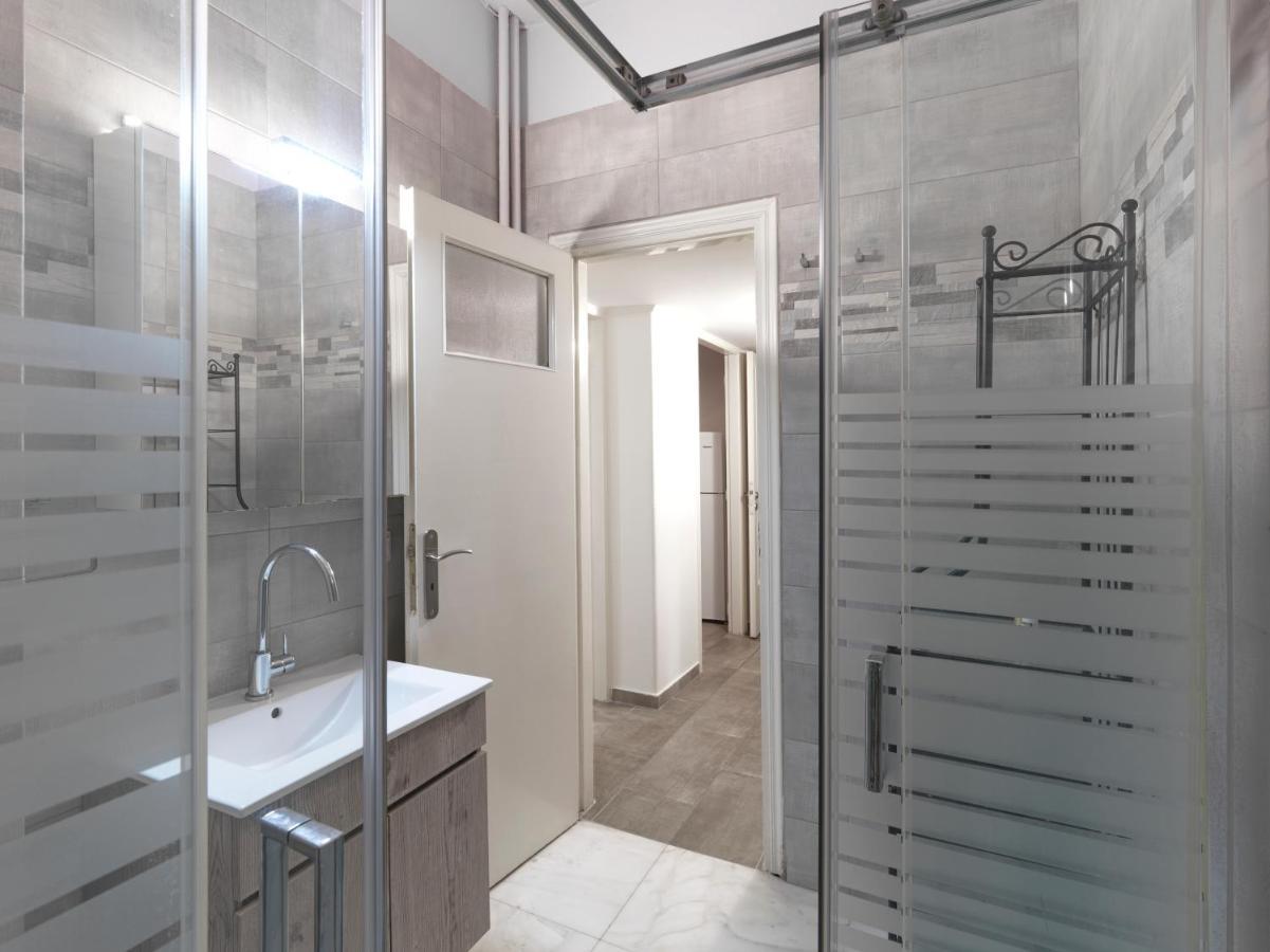 Spacious City Center Apartment เอเธนส์ ภายนอก รูปภาพ